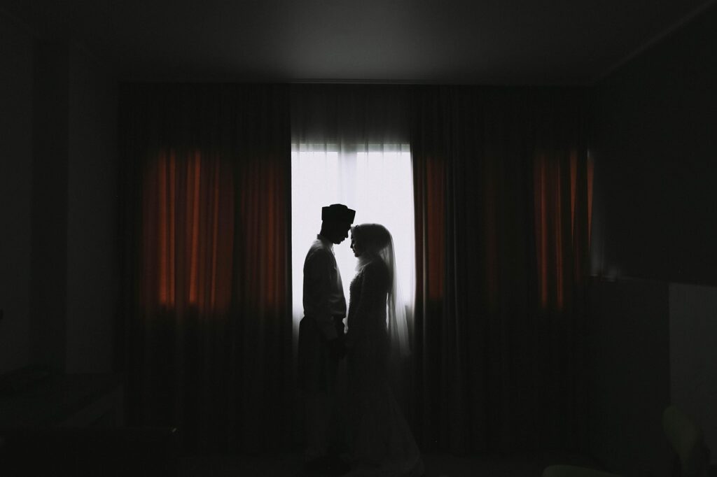 結婚詐欺と国際ロマンス詐欺の違いは何ですか？